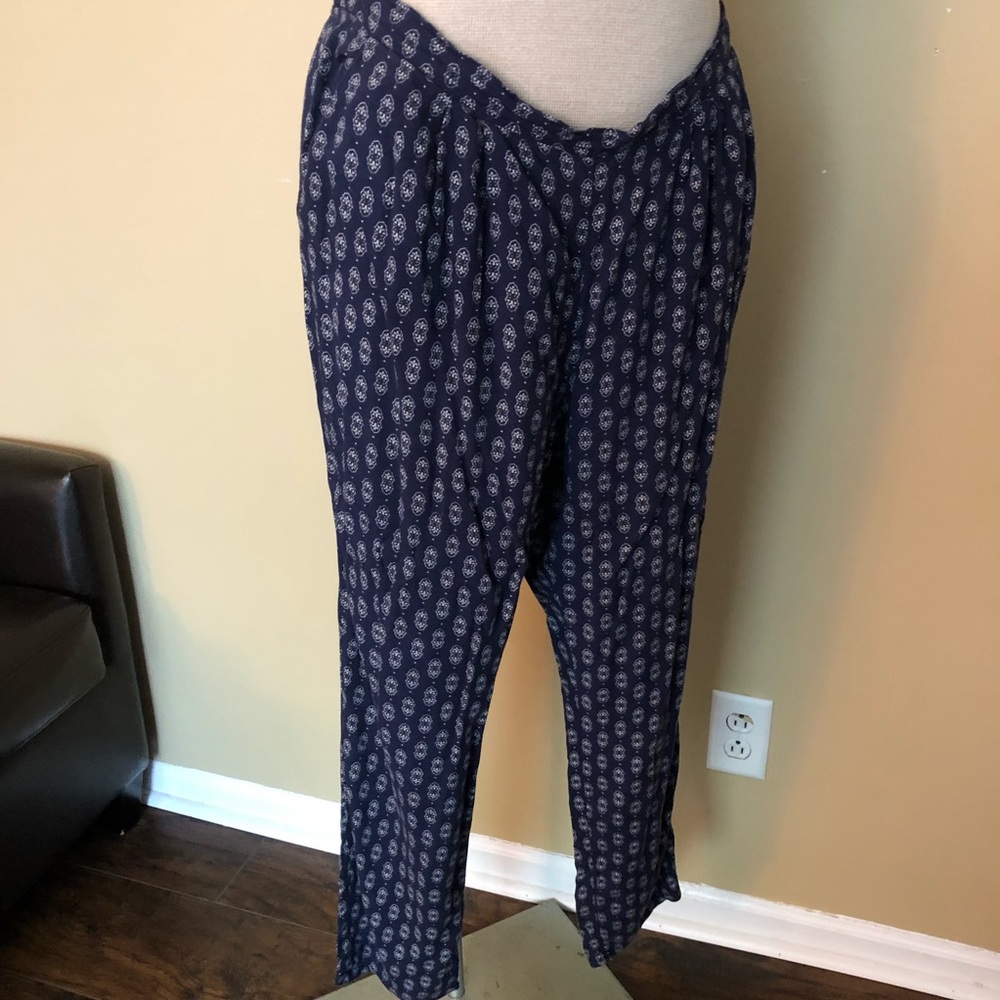 Pattern pants